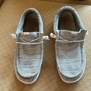 Hey Dudes in a gray color. Size men 11.